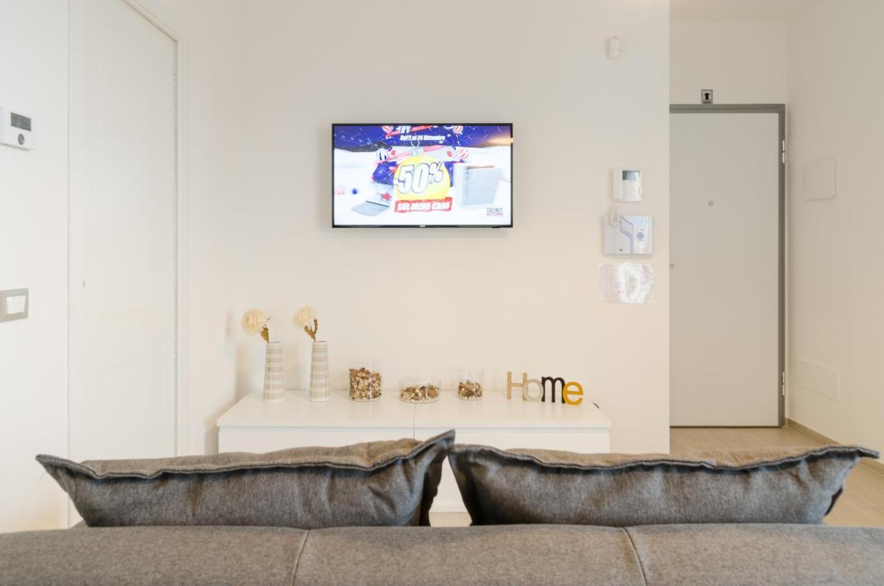 Fco Secrets Luxury Apartment Fiumicino Bagian luar foto