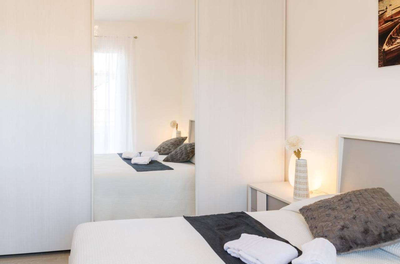 Fco Secrets Luxury Apartment Fiumicino Bagian luar foto