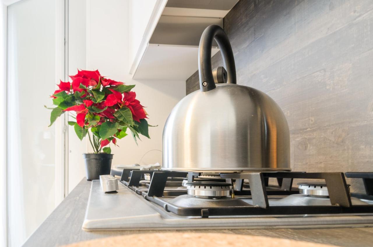 Fco Secrets Luxury Apartment Fiumicino Bagian luar foto