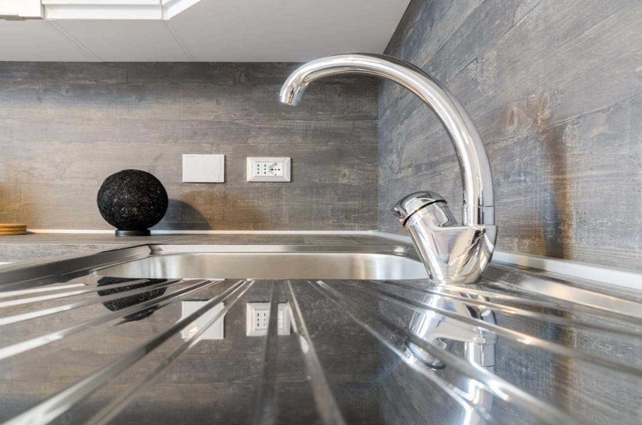 Fco Secrets Luxury Apartment Fiumicino Bagian luar foto